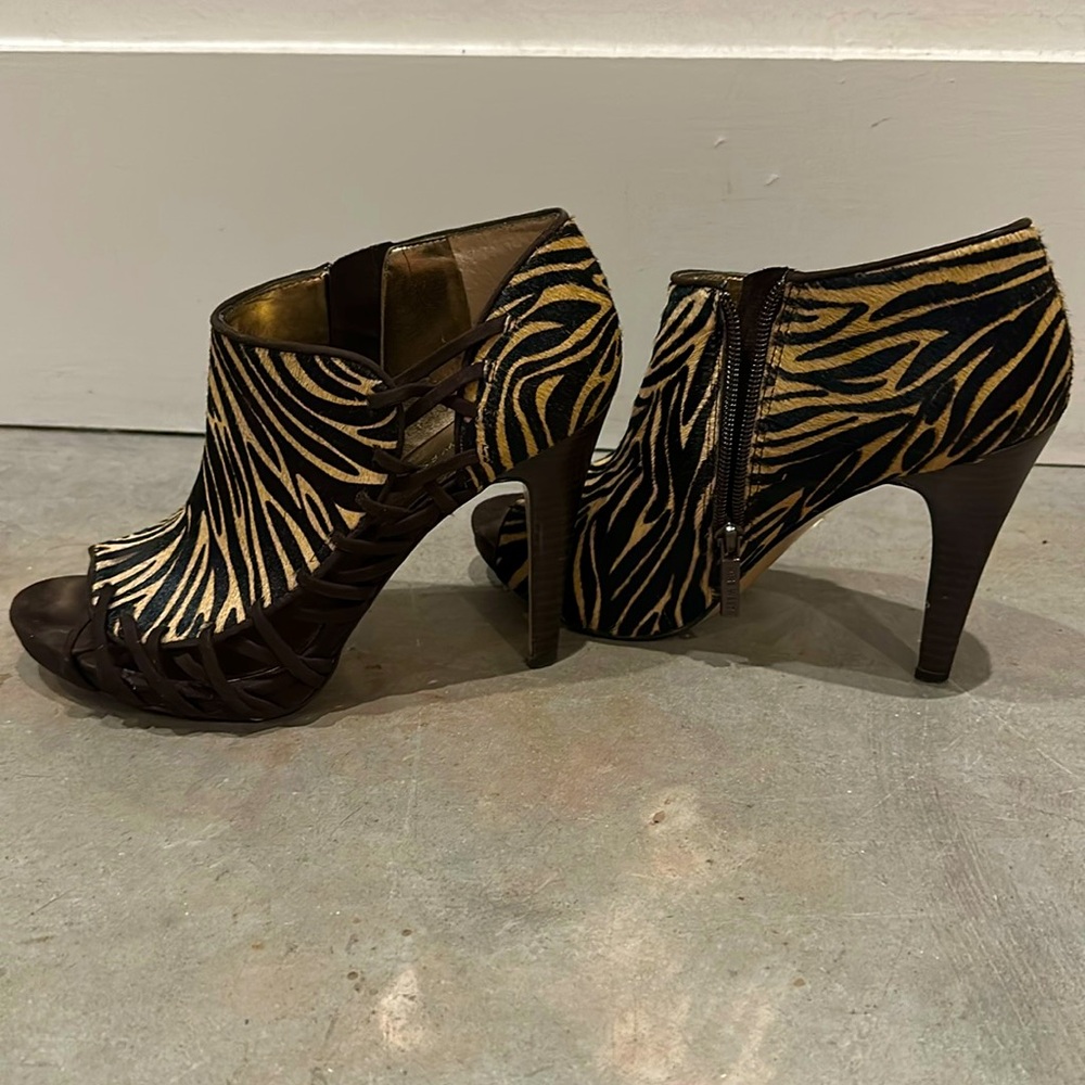 Nine West brown zebra peep toe heels